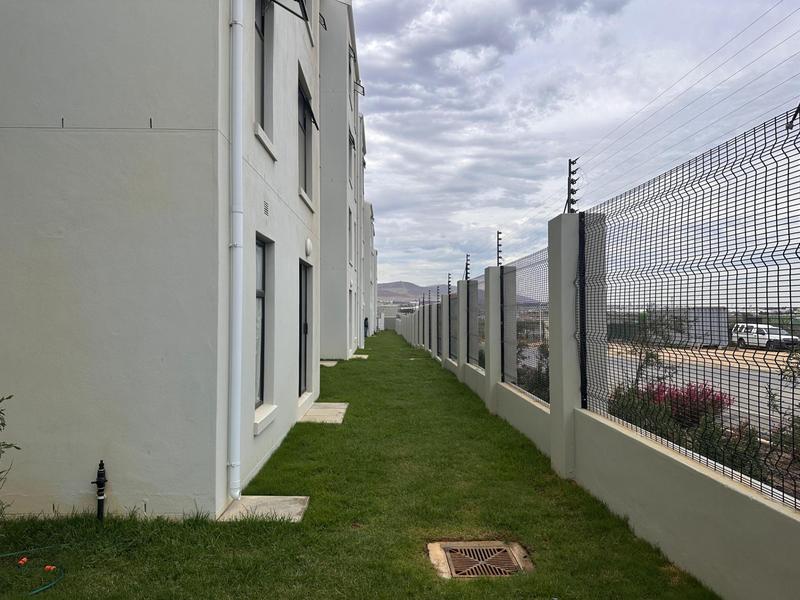 To Let 2 Bedroom Property for Rent in Parklands East Western Cape